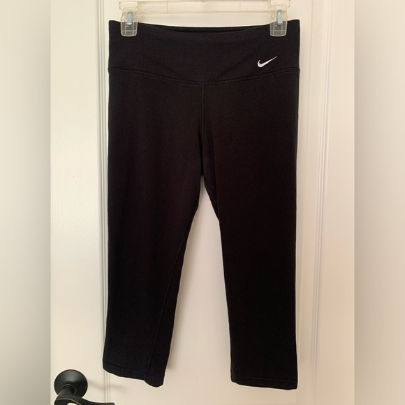 Nike Pants - Nike Women’s Dri-Fit Crop Leggings - Small